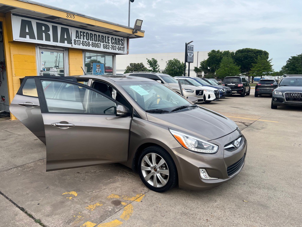 2014 Hyundai Accent Image 6