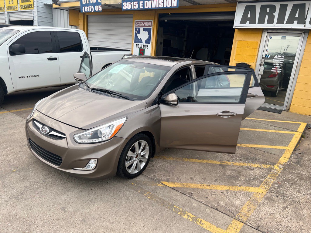 2014 Hyundai Accent Image 8