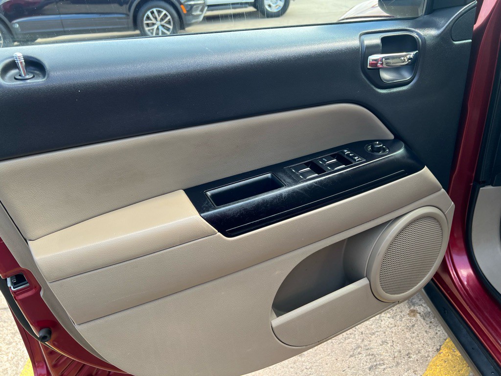 2014 Jeep Compass Image 17