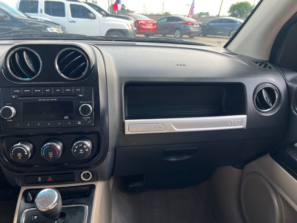 2014 Jeep Compass Image 22