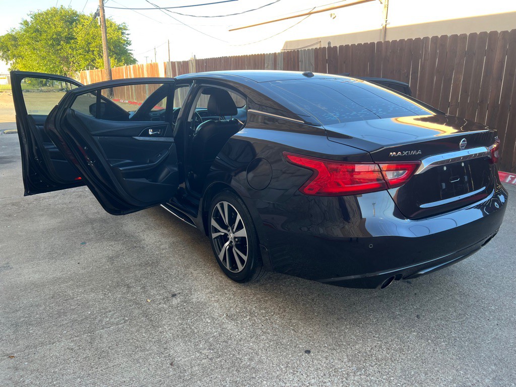 2016 Nissan Maxima Image 10