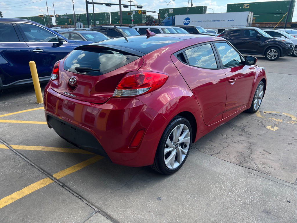 2017 Hyundai Veloster Image 5