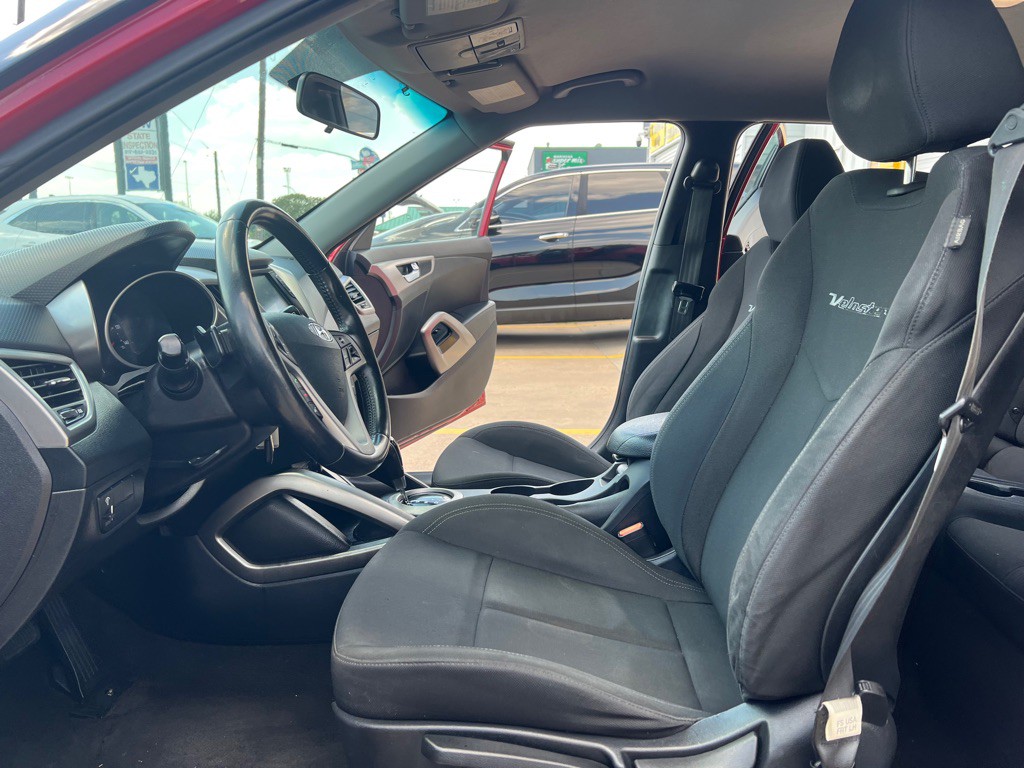 2017 Hyundai Veloster Image 11