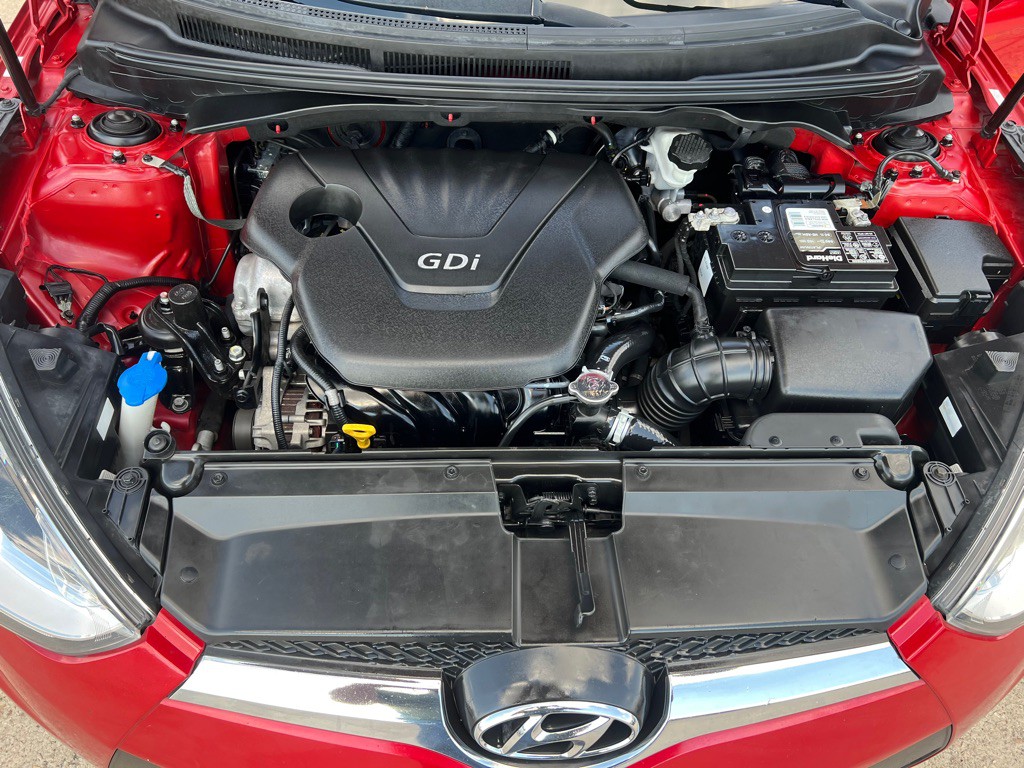 2017 Hyundai Veloster Image 21
