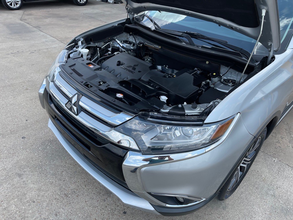 2018 Mitsubishi Outlander Image 34