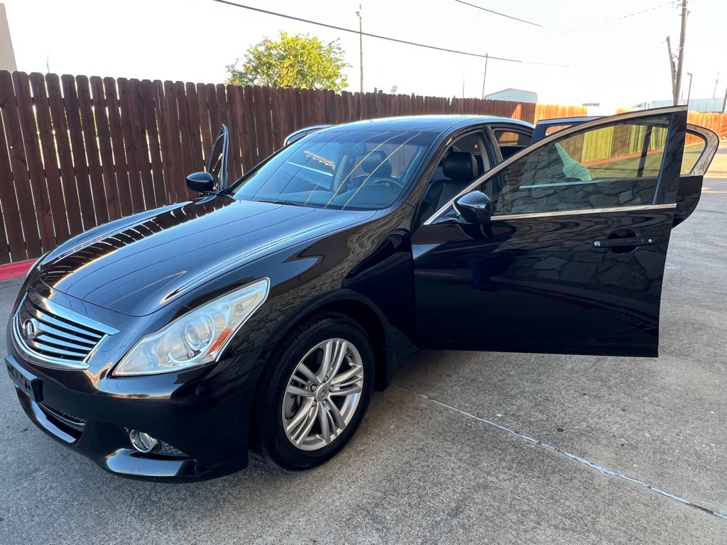 2013 INFINITI G37 Image 8