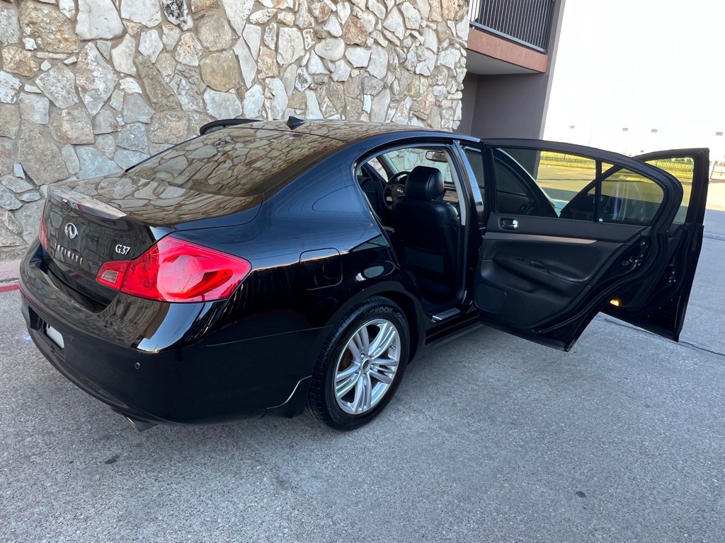 2013 INFINITI G37 Image 10
