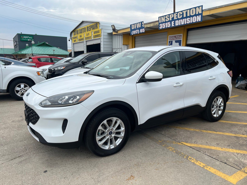 2020 Ford Escape Image 3