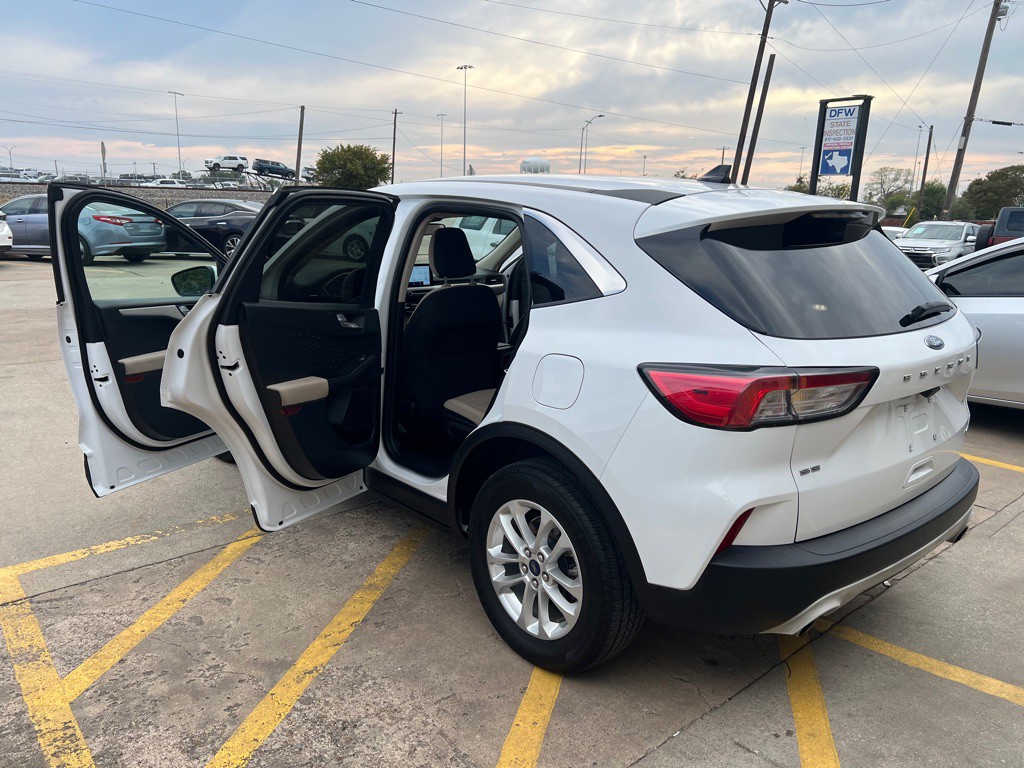 2020 Ford Escape Image 10