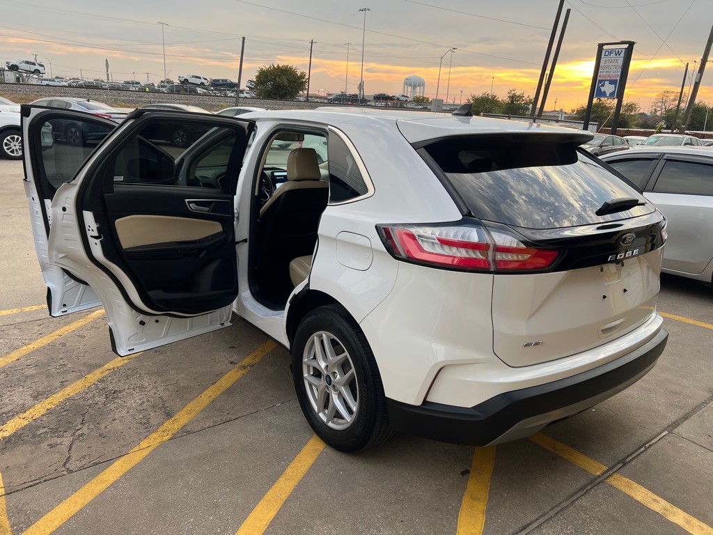 2021 Ford Edge Image 9