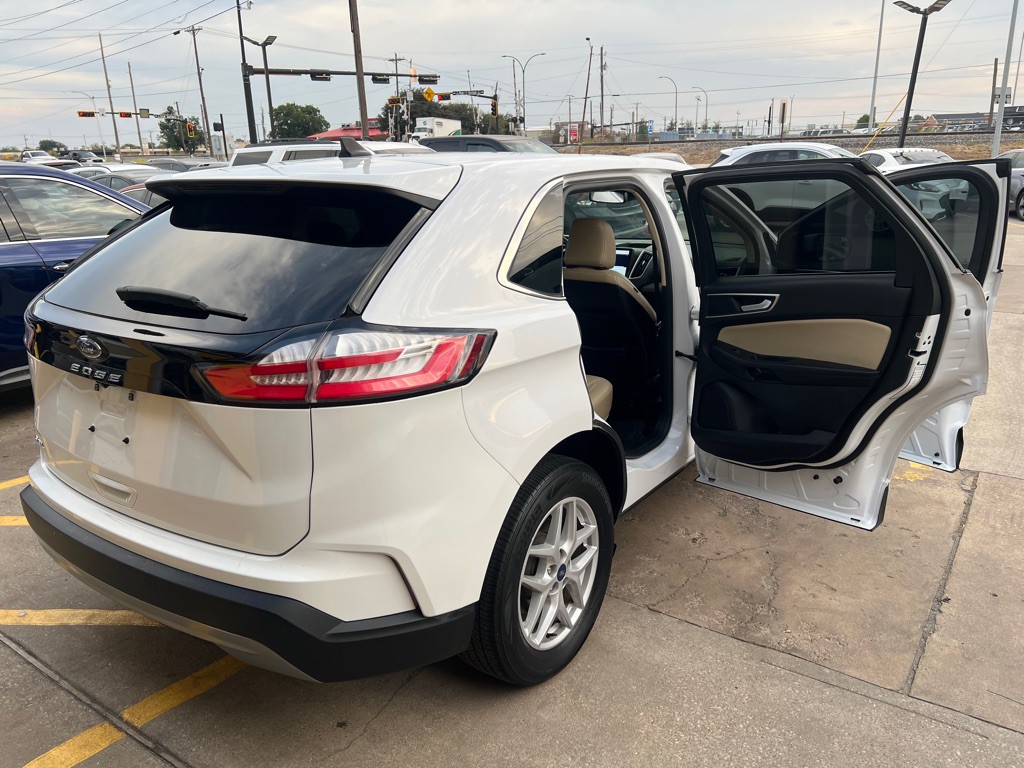 2021 Ford Edge Image 10