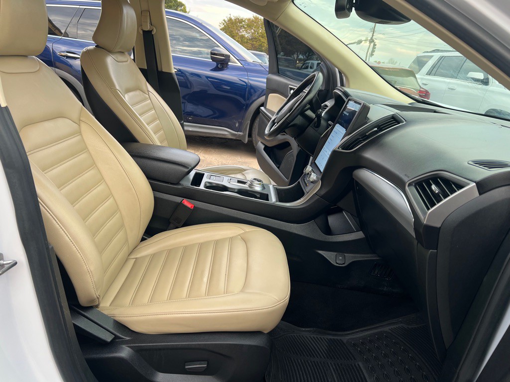 2021 Ford Edge Image 12