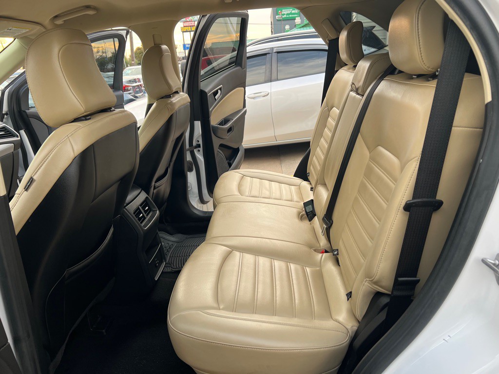 2021 Ford Edge Image 13