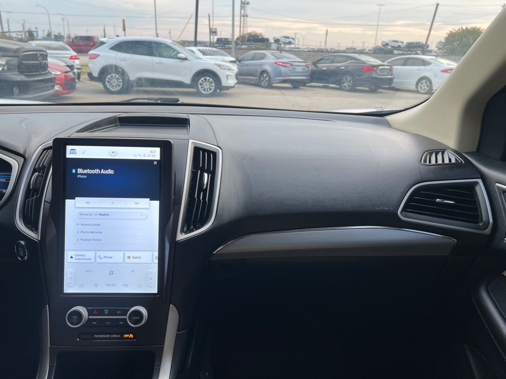 2021 Ford Edge Image 16