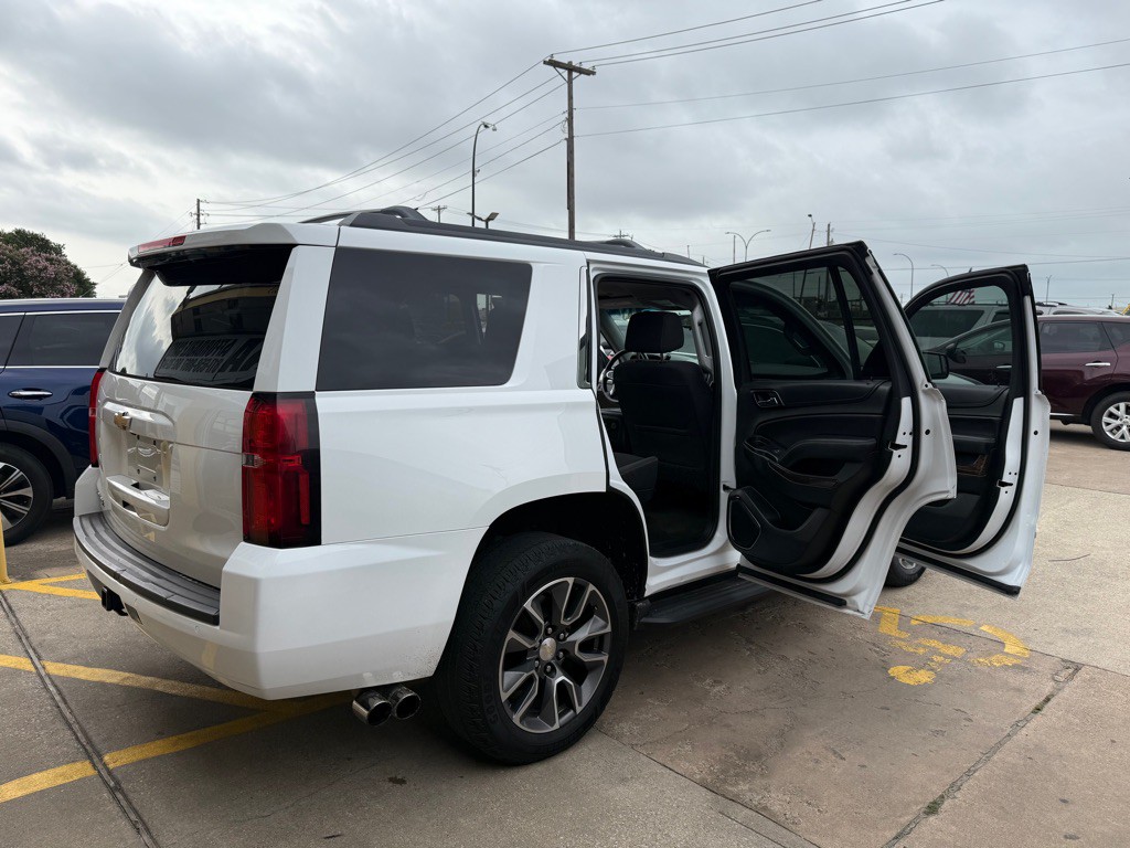 2017 Chevrolet Tahoe Image 12