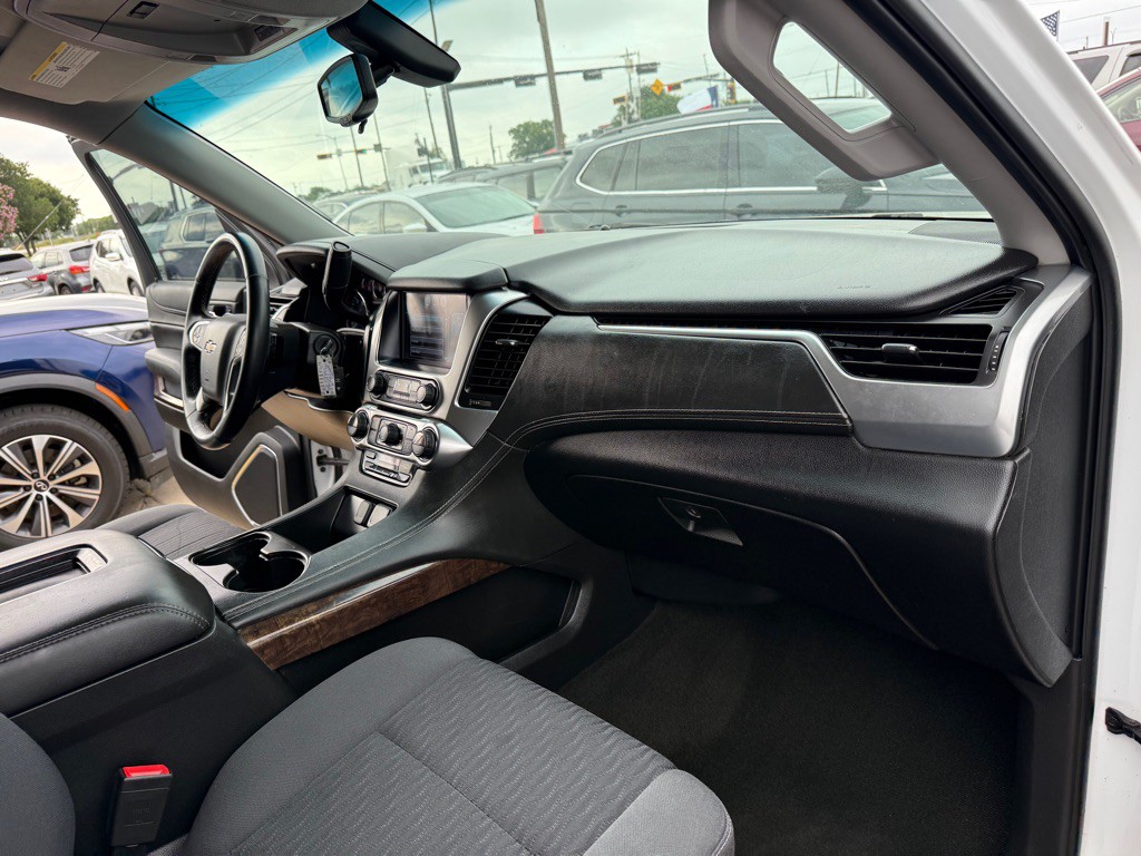 2017 Chevrolet Tahoe Image 14