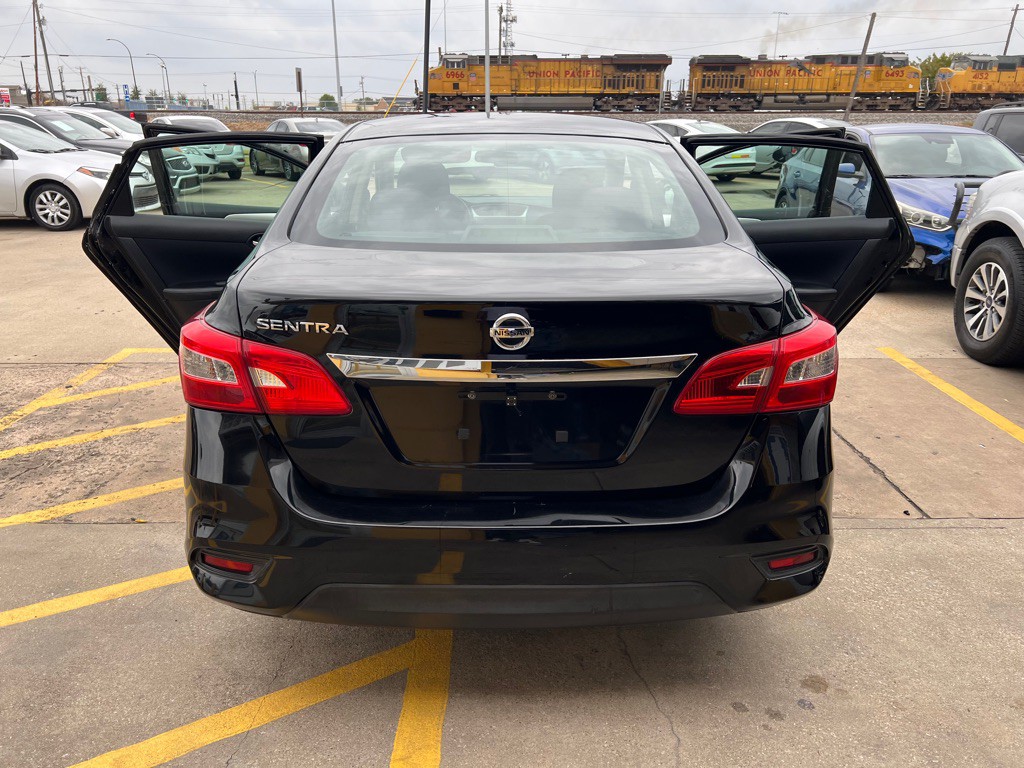 2016 Nissan Sentra Image 11