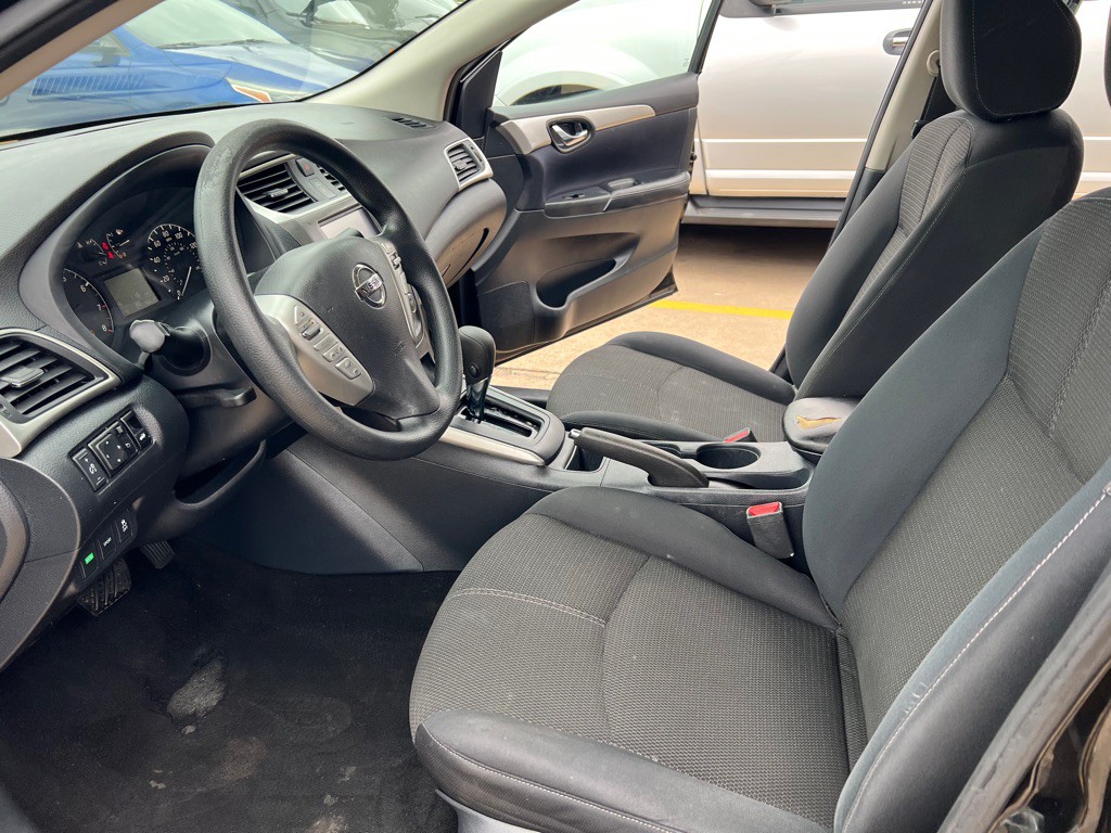 2016 Nissan Sentra Image 12