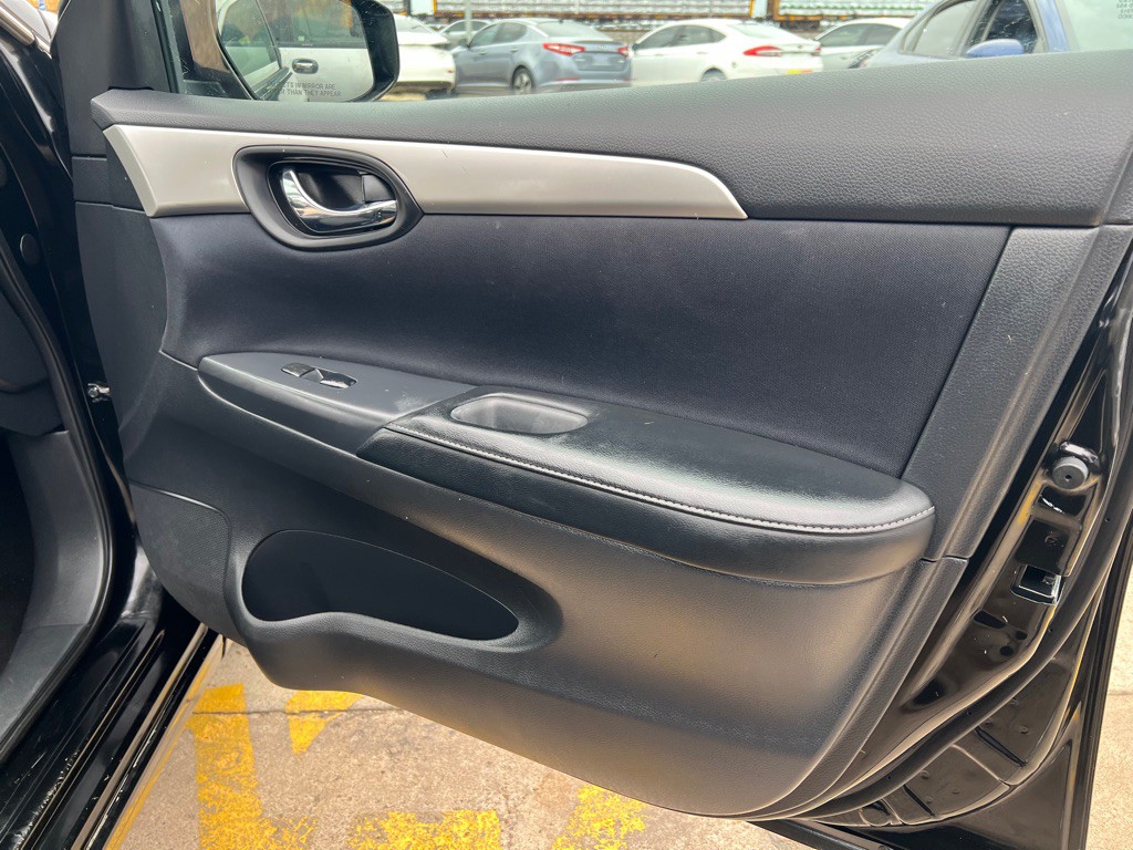 2016 Nissan Sentra Image 16