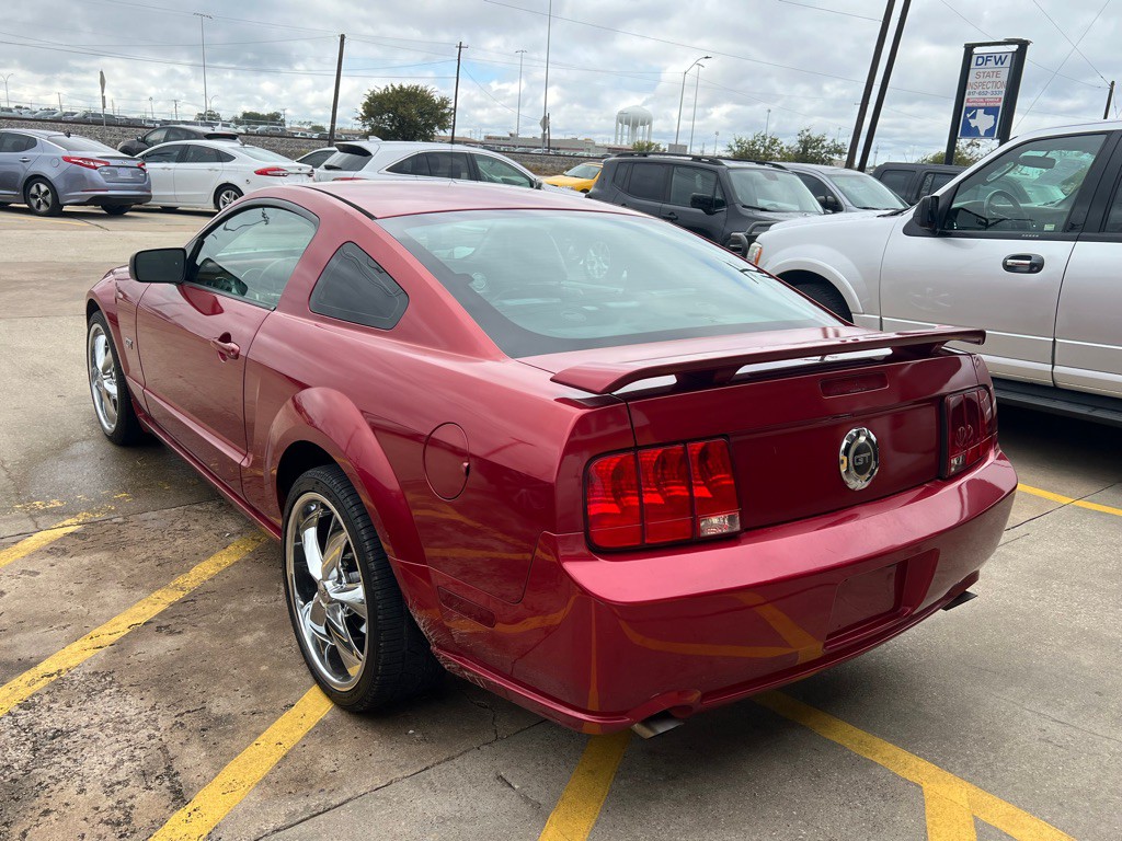2005 Ford Mustang Image 4