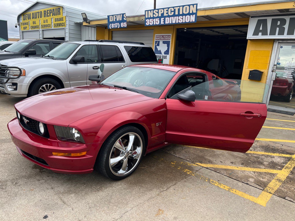 2005 Ford Mustang Image 8