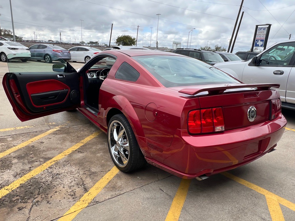 2005 Ford Mustang Image 9