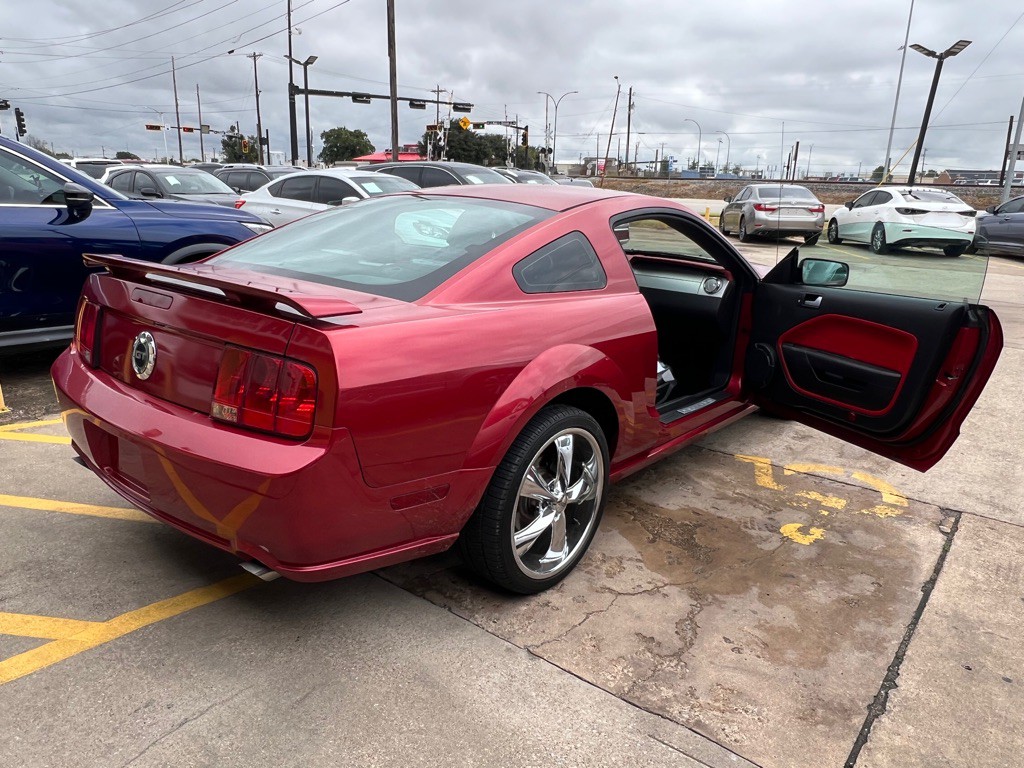2005 Ford Mustang Image 10