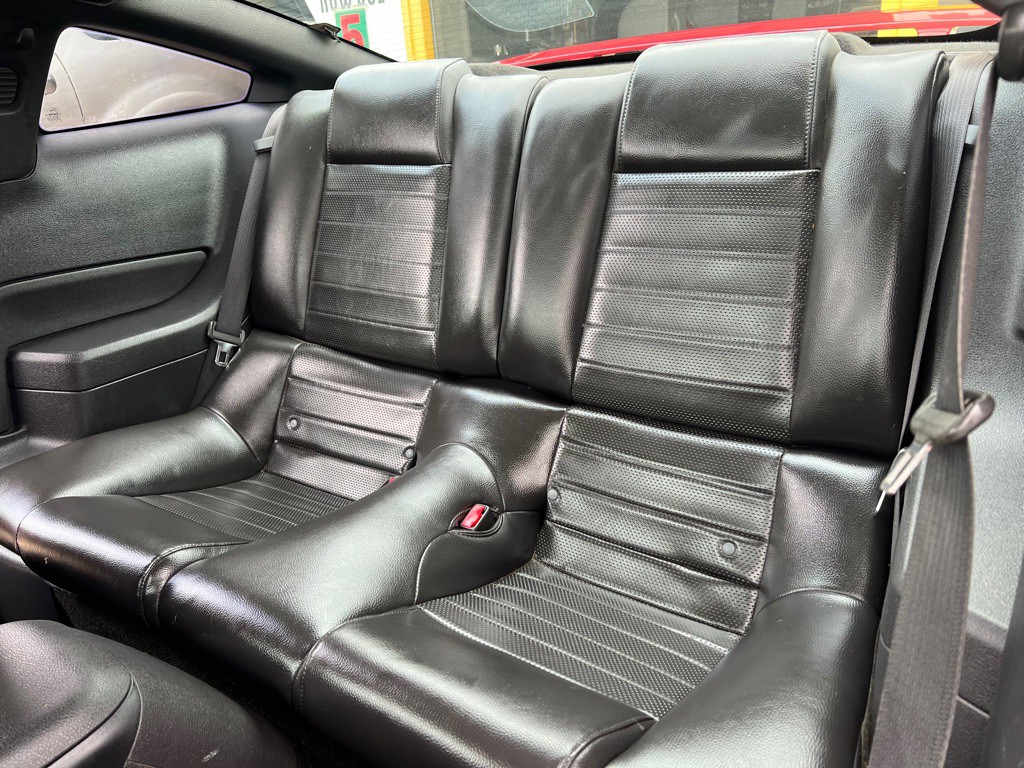 2005 Ford Mustang Image 14