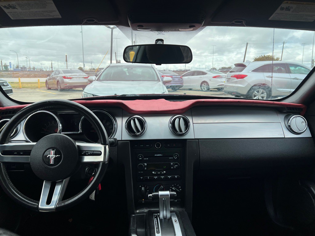 2005 Ford Mustang Image 17