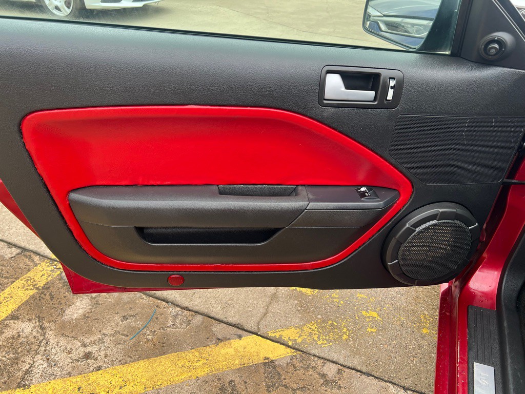 2005 Ford Mustang Image 19