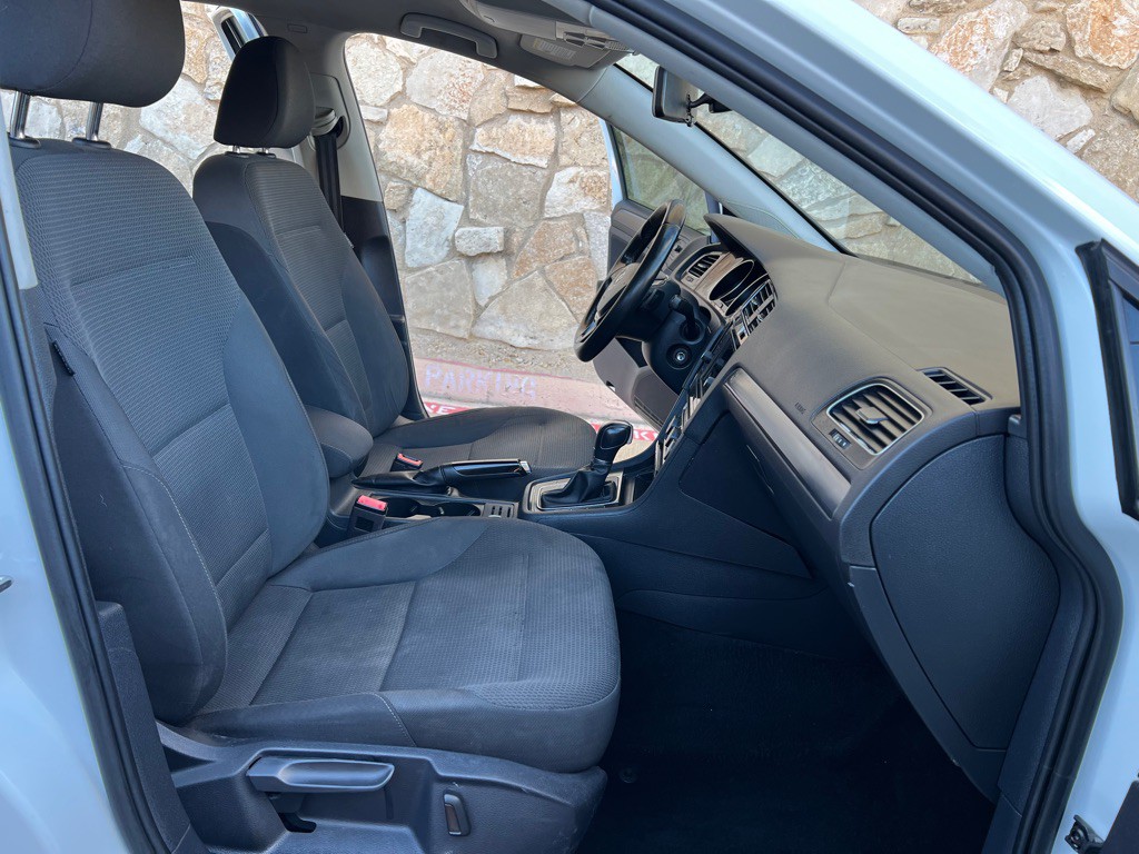 2019 Volkswagen Golf Image 10