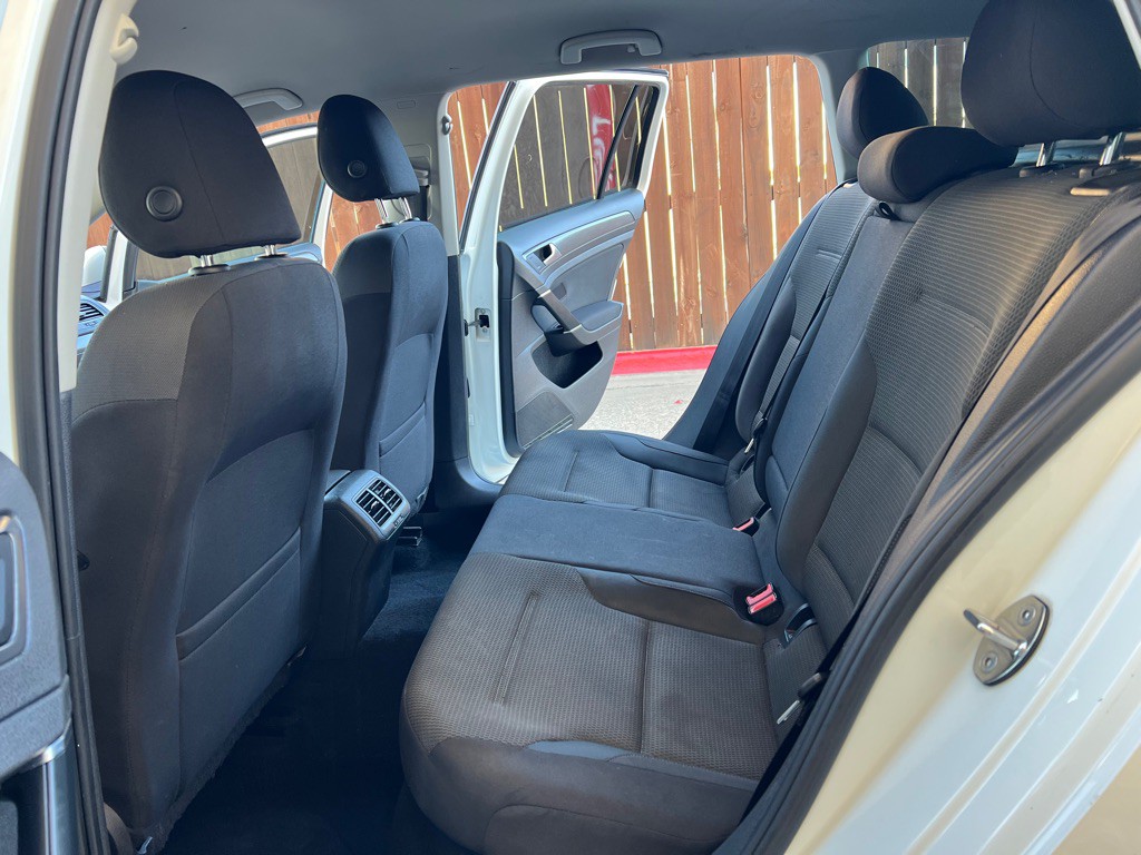 2019 Volkswagen Golf Image 11