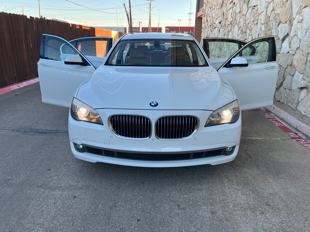 2012 BMW 7 Series Image 7