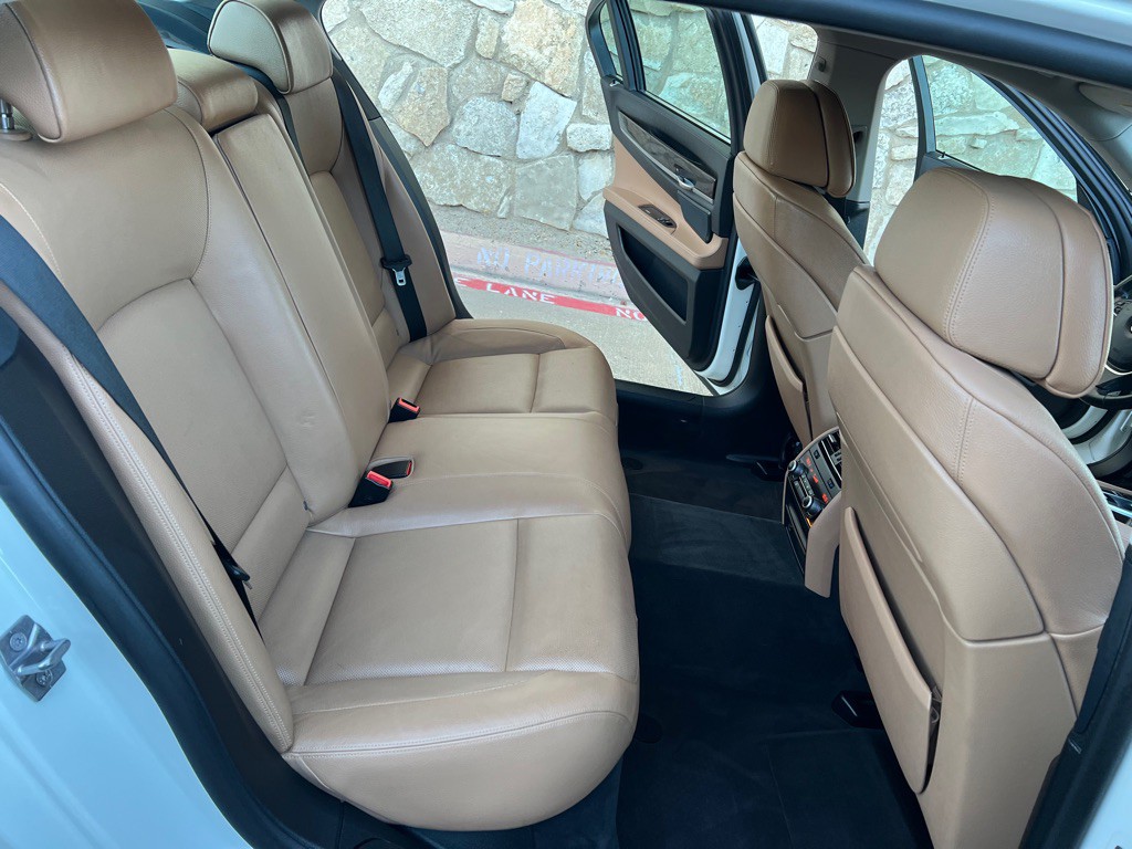 2012 BMW 7 Series Image 14