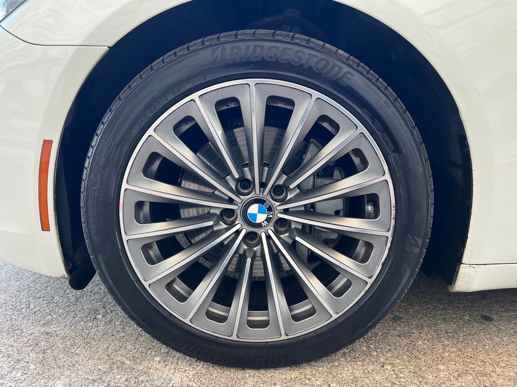 2012 BMW 7 Series Image 19