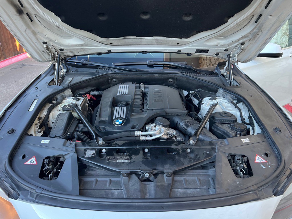 2012 BMW 7 Series Image 20