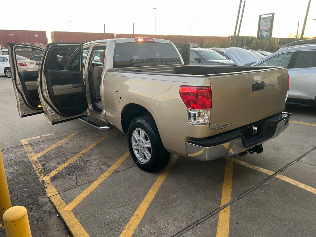 2010 Toyota Tundra Image 9