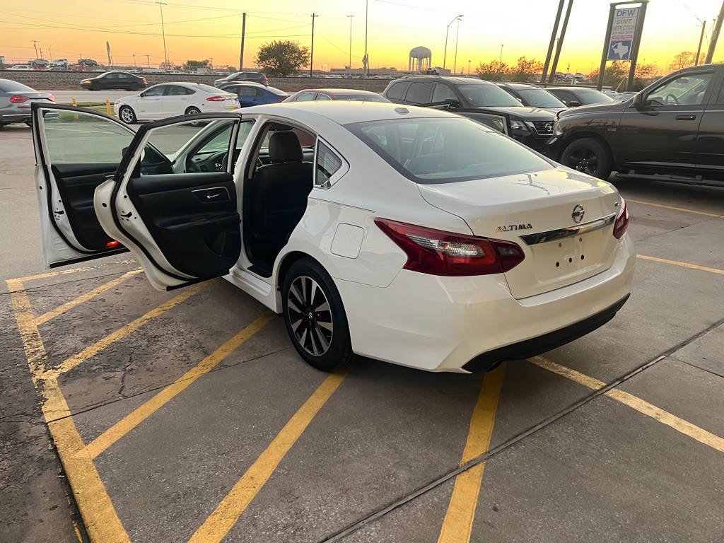 2018 Nissan Altima Image 9