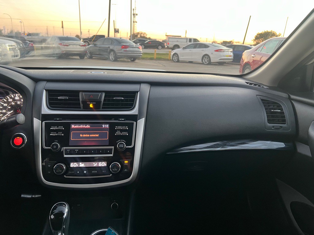 2018 Nissan Altima Image 16