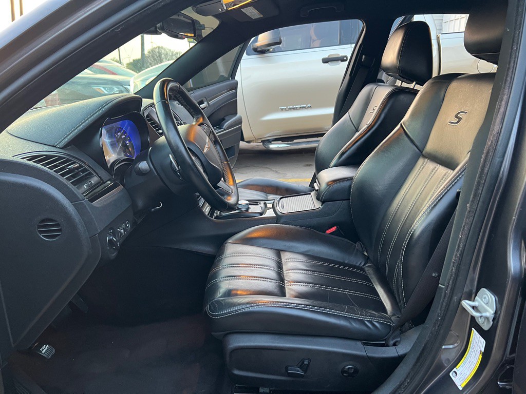 2018 Chrysler 300 Image 11