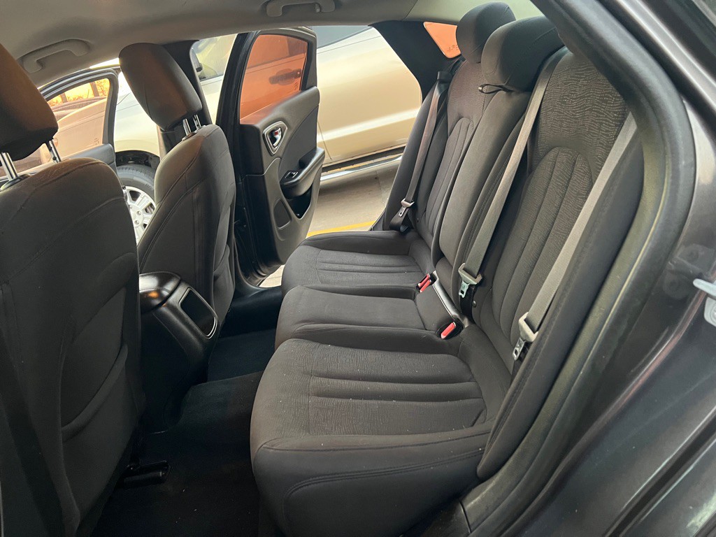 2015 Chrysler 200 Image 13