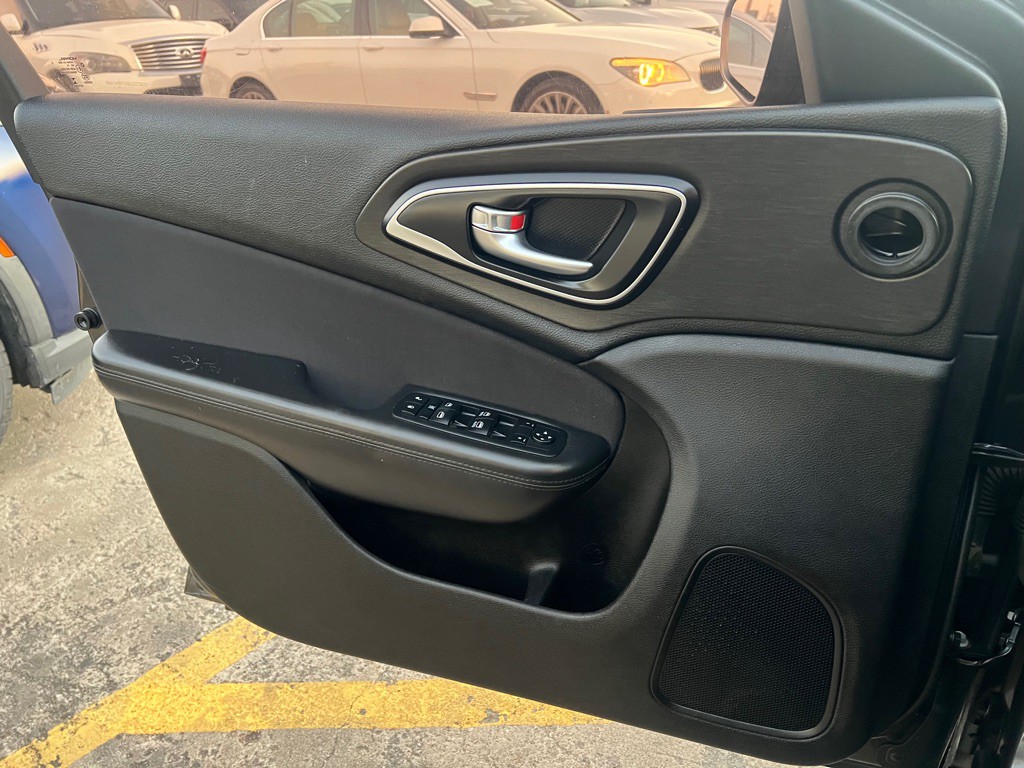 2015 Chrysler 200 Image 19