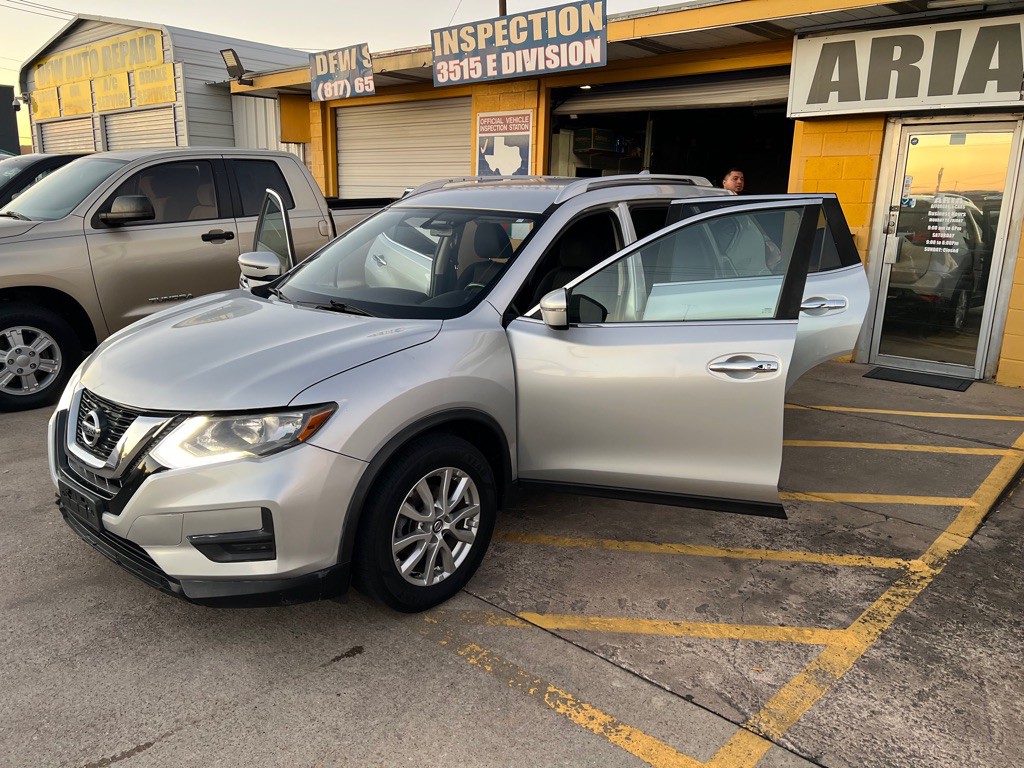 2017 Nissan Rogue Image 8