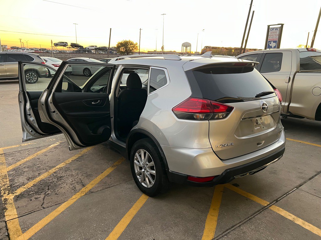 2017 Nissan Rogue Image 9