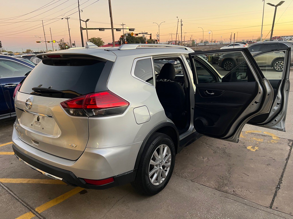 2017 Nissan Rogue Image 11