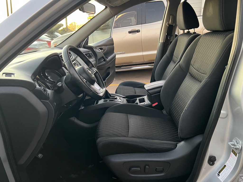 2017 Nissan Rogue Image 12