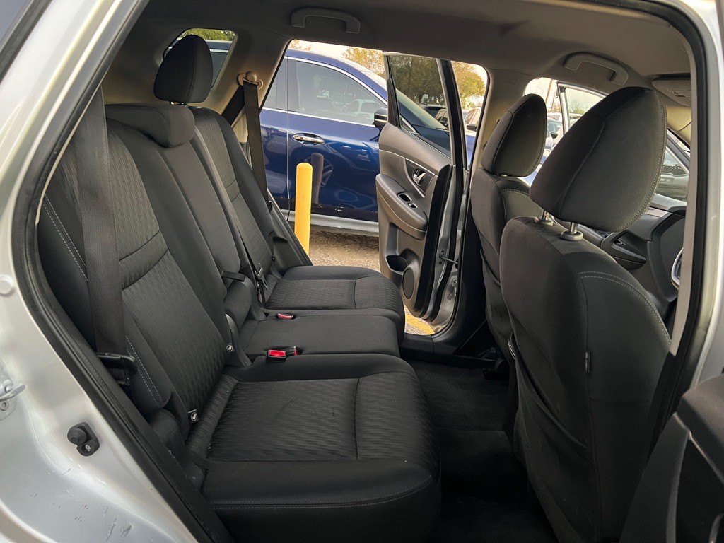 2017 Nissan Rogue Image 15