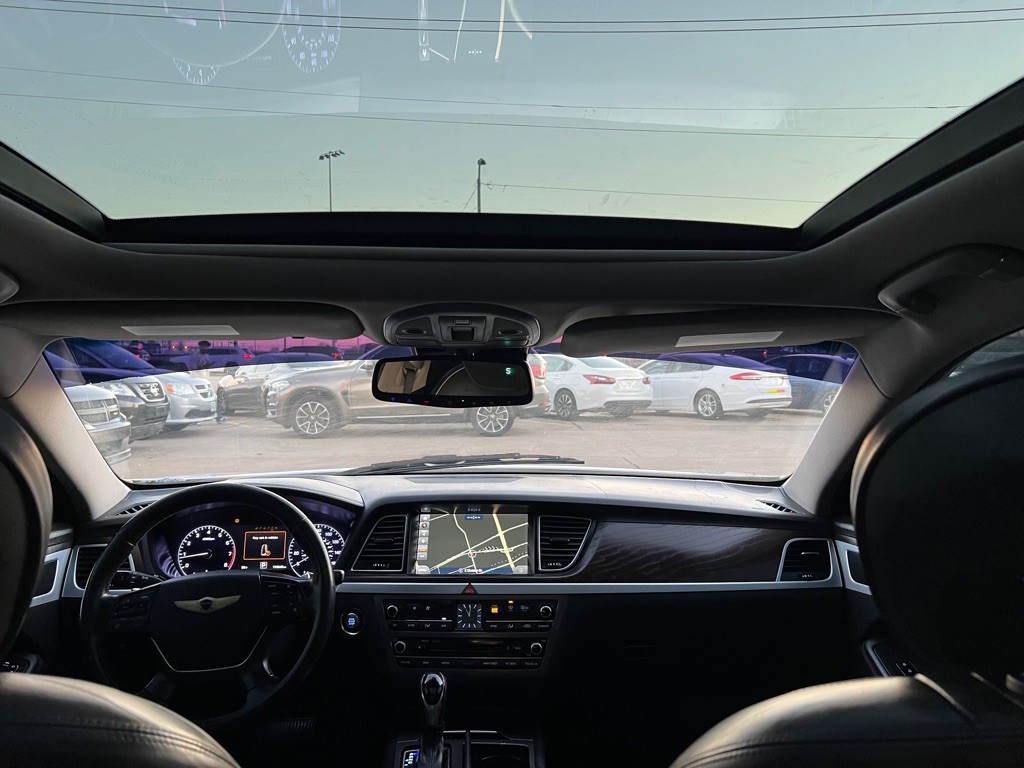 2015 Hyundai Genesis Image 17