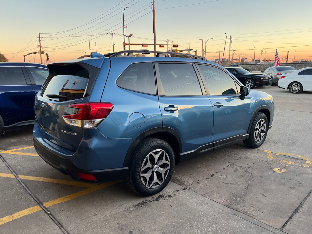 2022 Subaru Forester Image 6