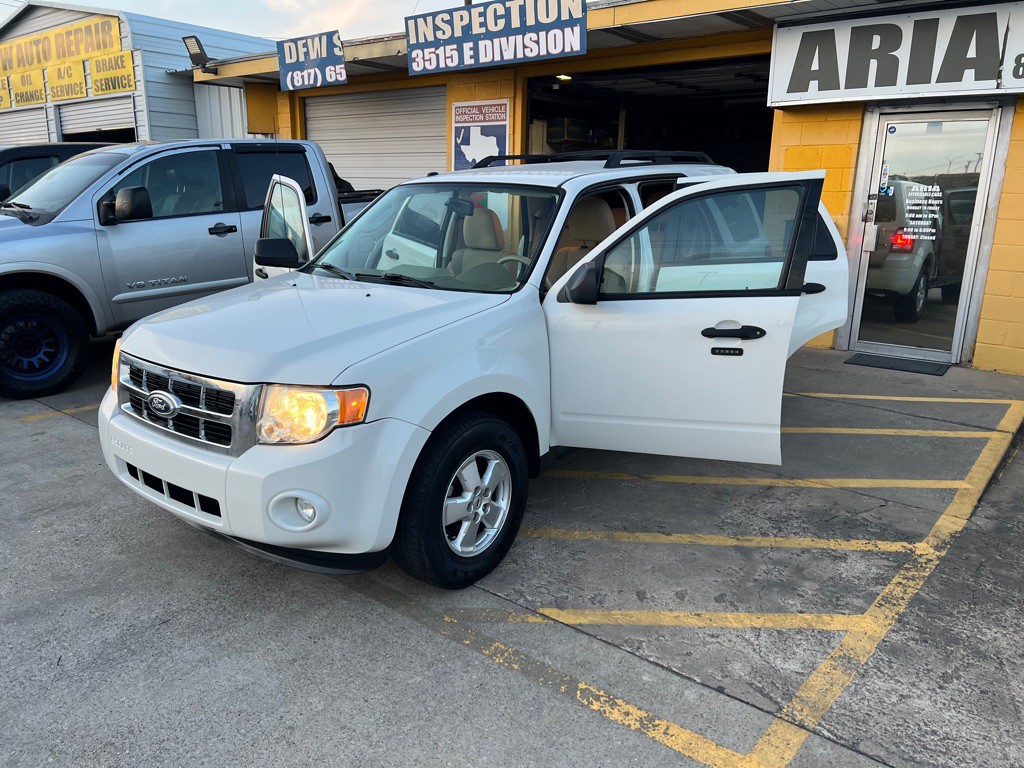 2011 Ford Escape Image 8